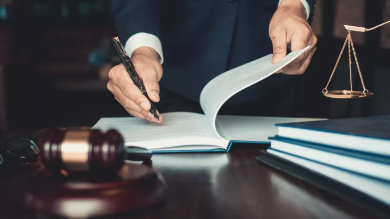 Restrukturyzacja firmy – 5 kluczowych korzyści dla przedsiębiorstw zagrożonych niewypłacalnością